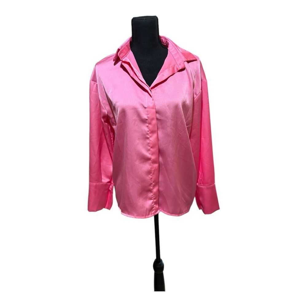 BOO HOO NWT BARBIE PINK ELEGENT SATIN BUTTON LONG SLEEVE BLOUSE SIZE 4 - Picture 2 of 7